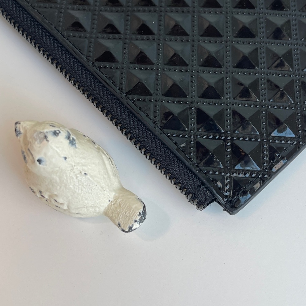 Bandolier Sheila Pyramid Pouch In Black - Picture 12 of 16